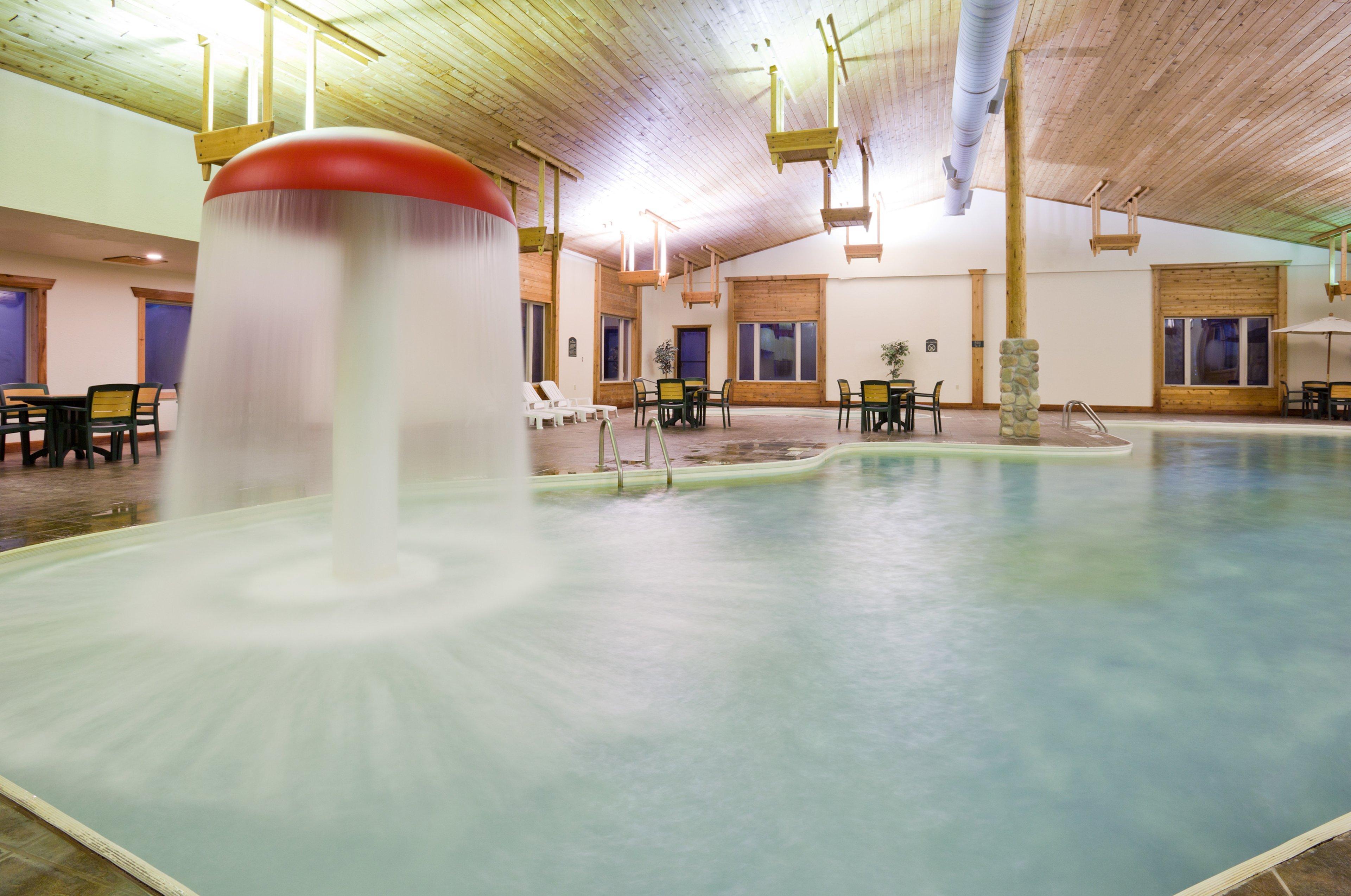 Holiday Inn Express Munising-Lakeview, An Ihg Hotel Konforlar fotoğraf
