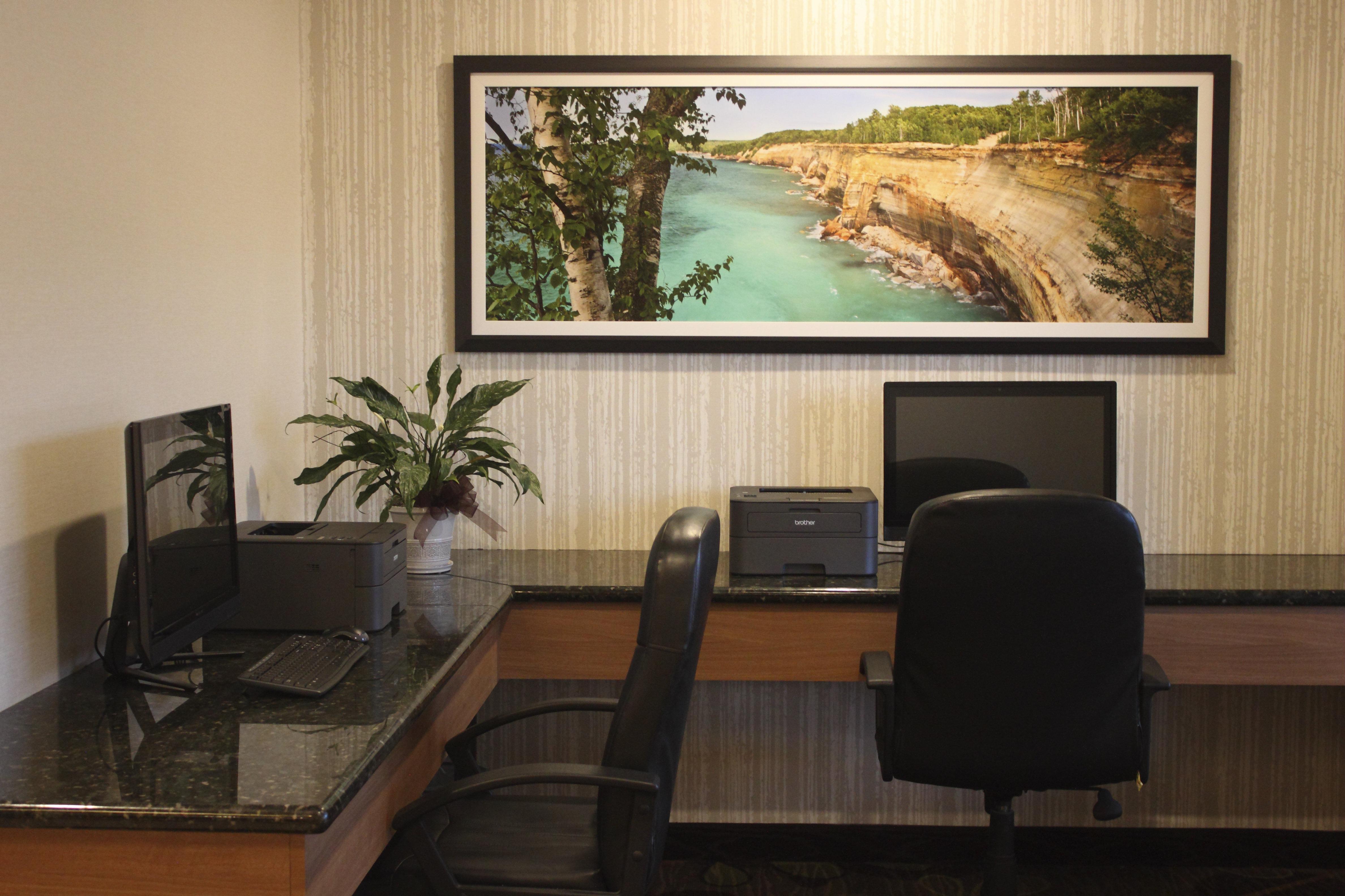 Holiday Inn Express Munising-Lakeview, An Ihg Hotel Dış mekan fotoğraf