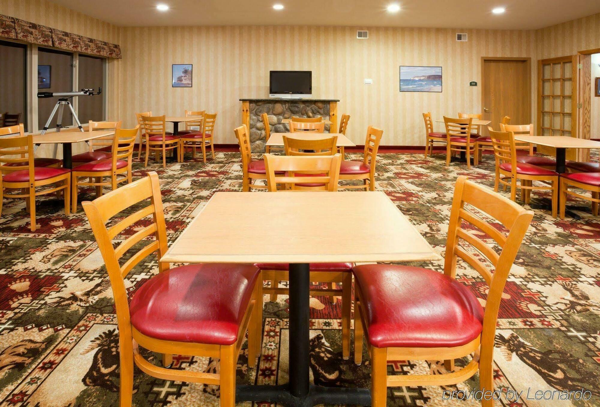 Holiday Inn Express Munising-Lakeview, An Ihg Hotel Dış mekan fotoğraf