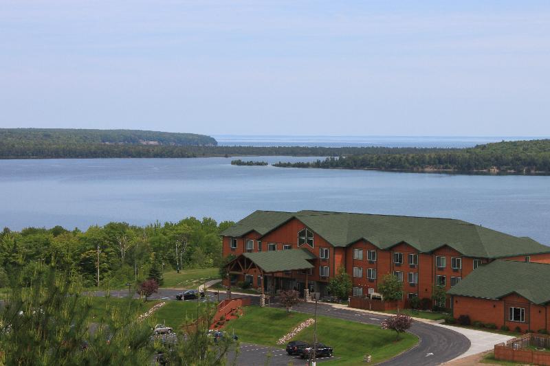 Holiday Inn Express Munising-Lakeview, An Ihg Hotel Dış mekan fotoğraf